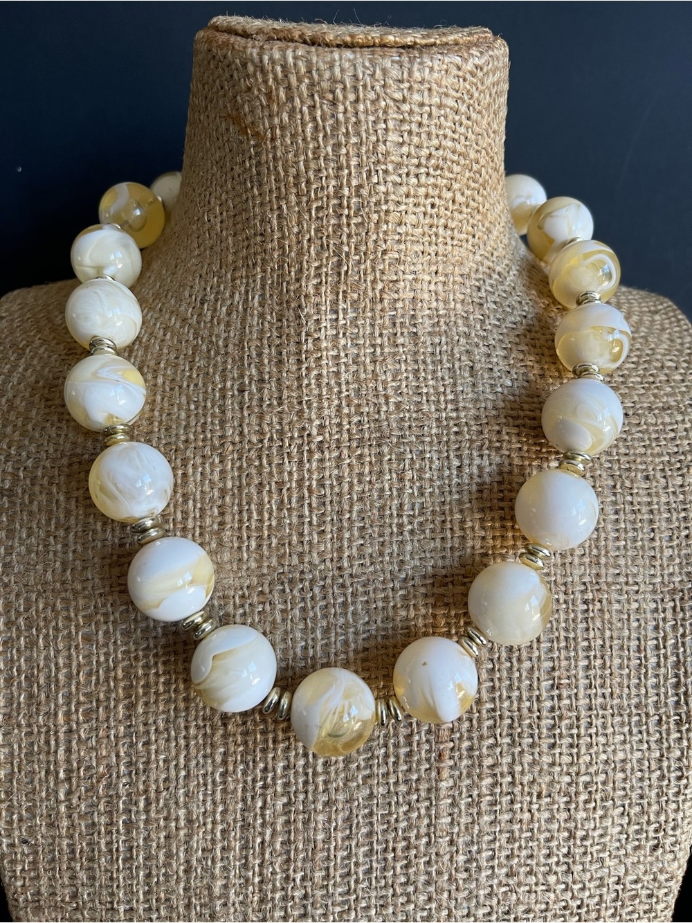 17mm Marble lucite large bead necklace.